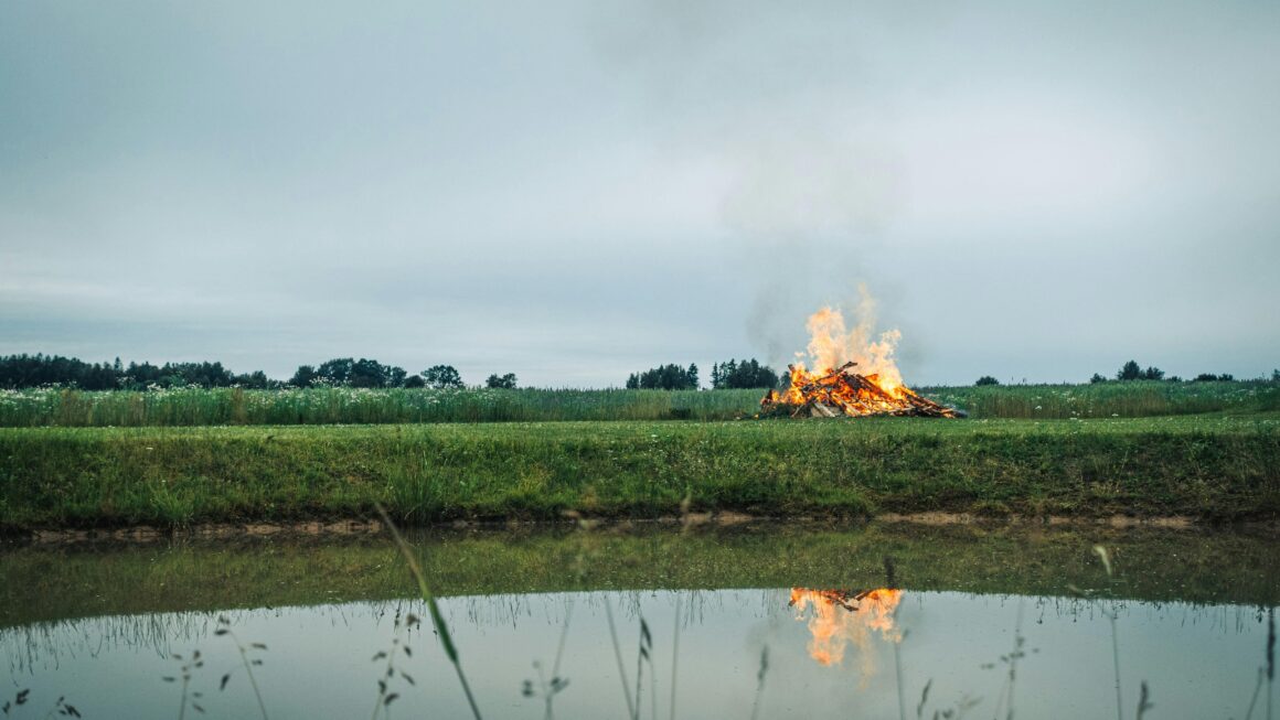 Ogień jako żywioł jedności, oczyszczenia i odrodzenia