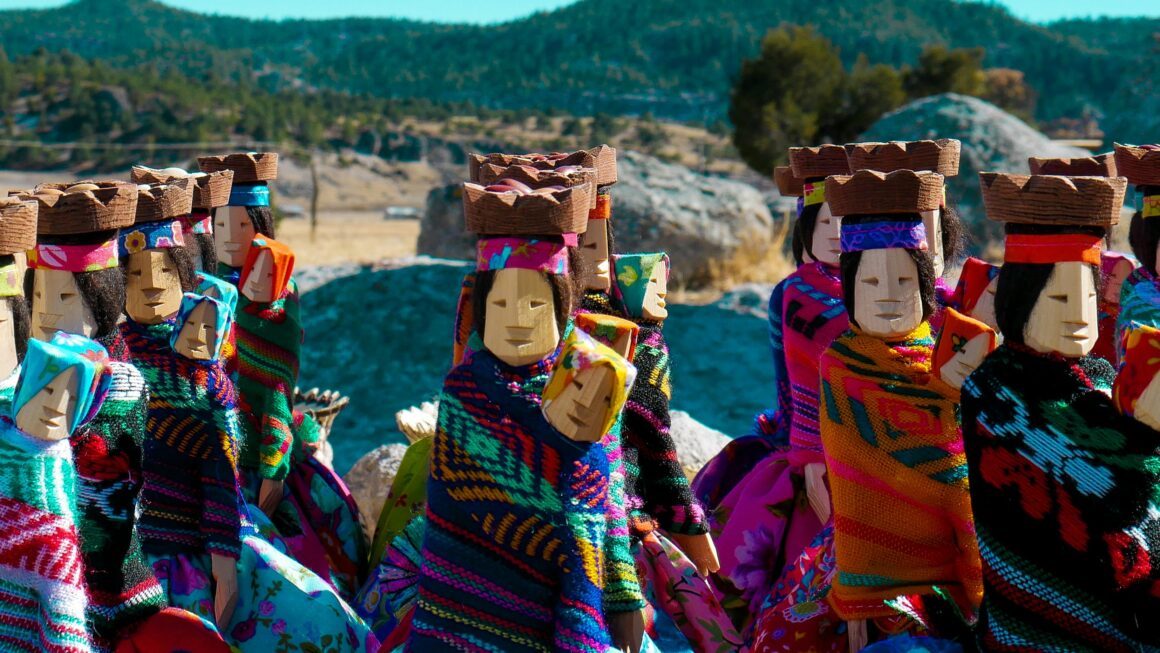 PLEMIĘ TARAHUMARA. JAK BIEGACZE Z SIERRA MADRE OSZUKALI LUDZKIE ZMĘCZENIE?
