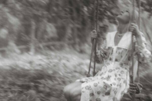 Chwile, które zostają z nami: Jak nasza pamięć zapisuje wyjątkowe doświadczenia