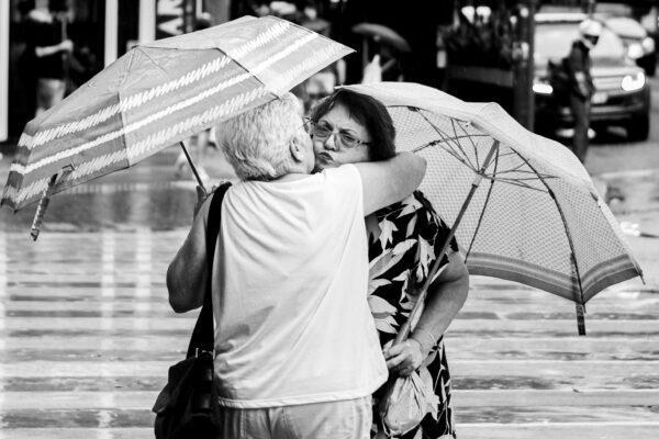 Po prostu żyć! – Przecież jesteśmy tu na chwilę, czy warto się przejmować?