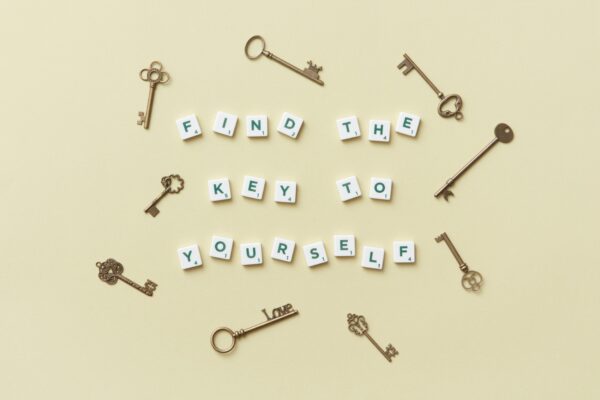 Poznaj siebie – FilozoFia samopoznania jako klucz do wolności i spełnienia