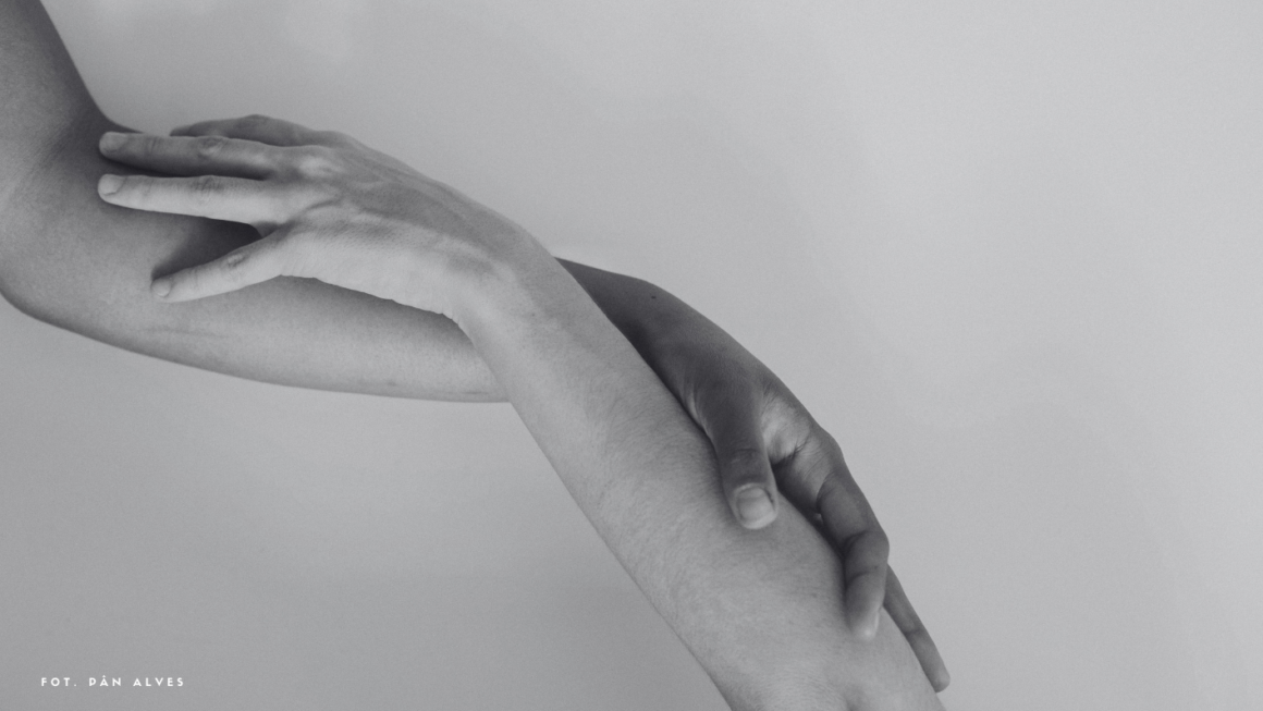 “Najważniejsze , co nam się w życiu przytrafia , to relacja z drugim człowiekiem.” I. Karpowicz