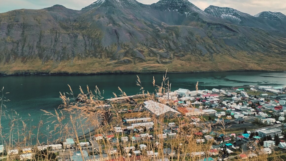Siglufjörður – tam, gdzie góry schodzą do morza
