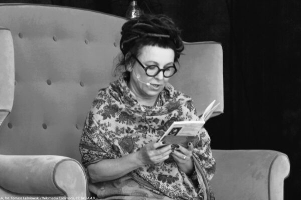 ZIEMIA, KTÓRA JESZCZE MÓWI.                                              OLGA TOKARCZUK. REYKJAVÍK
